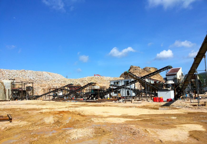 Guangdong, 7 sets of mobile crushing plant for granite crushing