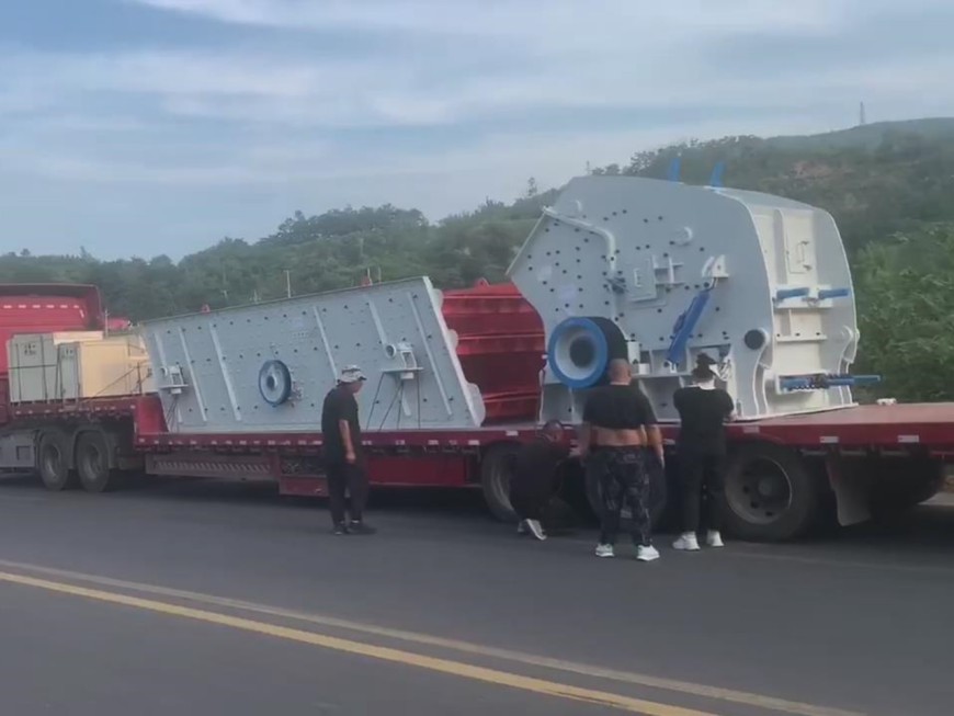 The 200T/H impact crusher was sent to the customer site in Sichuan